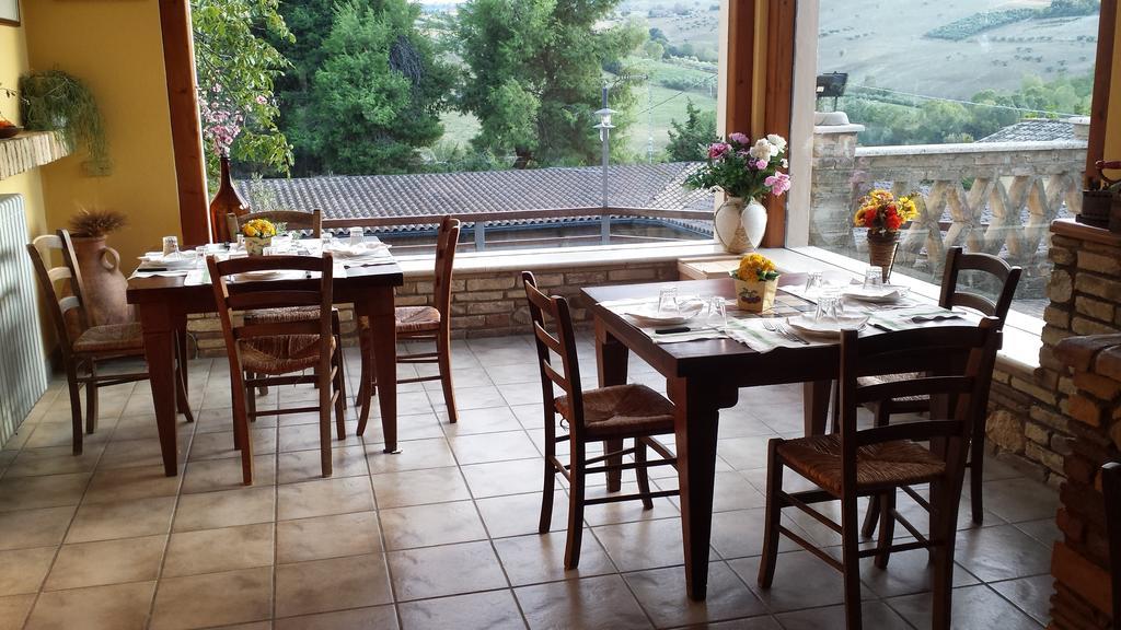Agriturismo Col Morino Bed & Breakfast Pineto Exterior photo
